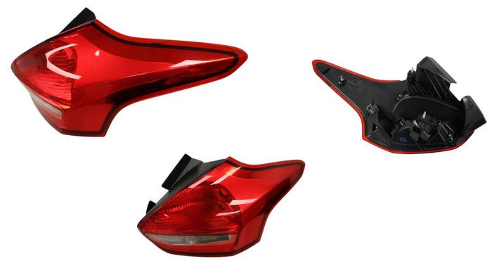 2014-2018 FORD FOCUS LZ TAIL LIGHT OUTER RIGHT HAND SIDE